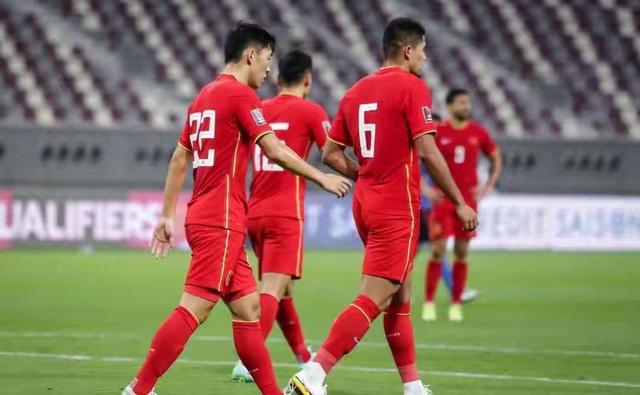 乐鱼体育app-包含荷甲关键时刻再迎强敌，摩纳哥复出首秀，主帅态度：质疑声仍在，控场能力受关注的词条